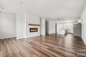 10016 Hemingway Pl in Charlotte, NC - Building Photo - Building Photo