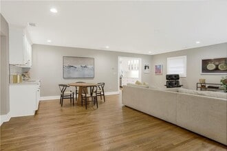 1344 Midlawn Dr in Decatur, GA - Building Photo - Building Photo