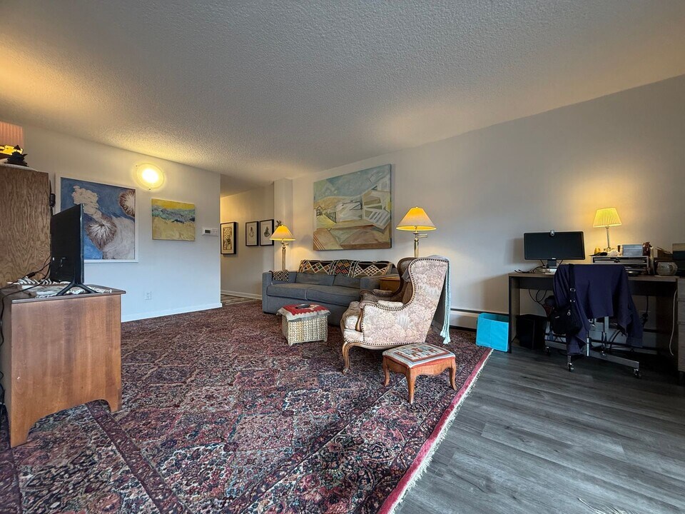 900 Saturn Dr in Colorado Springs, CO - Building Photo