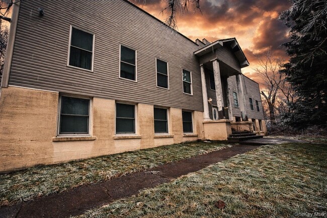 property at 21 Stanton Corner Rd