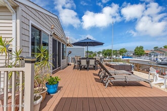 13 Clearwater Way in Toms River, NJ - Building Photo - Building Photo