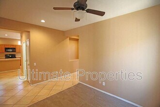 9234 W Milkweed Loop in Phoenix, AZ - Building Photo - Building Photo