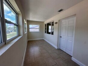 840 W 1st St in Riviera Beach, FL - Building Photo - Building Photo