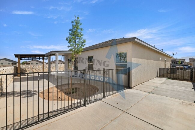 6965 Santa Marta St in Las Cruces, NM - Building Photo - Building Photo