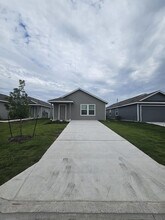 209 Tugboat Annie Wy, Unit 2126 in Jarrell, TX - Building Photo - Building Photo
