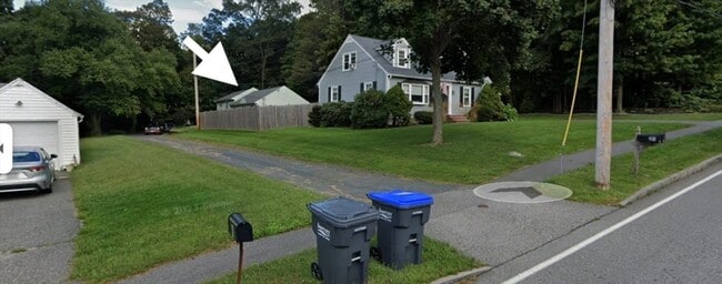 property at 12 Oak Hill Rd