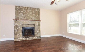 4039 Rutherford Dr in Charlotte, NC - Building Photo - Building Photo