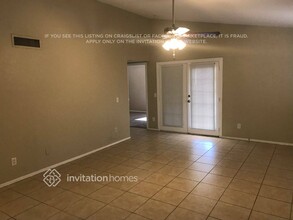 1025 W Cantebria Dr in Gilbert, AZ - Building Photo - Building Photo