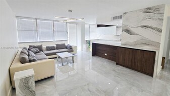 250 174th St in Sunny Isles Beach, FL - Building Photo