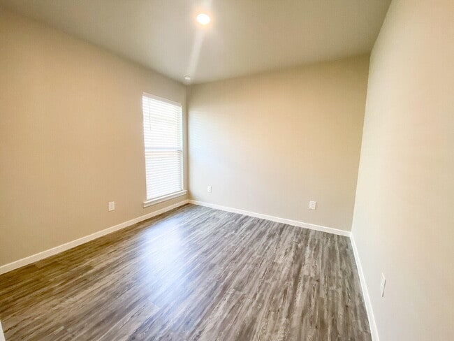 2108 N Avenue J in Lubbock, TX - Building Photo - Building Photo