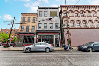 16 Bedford Sq, Unit 200 in Pittsburgh, PA - Foto de edificio - Building Photo