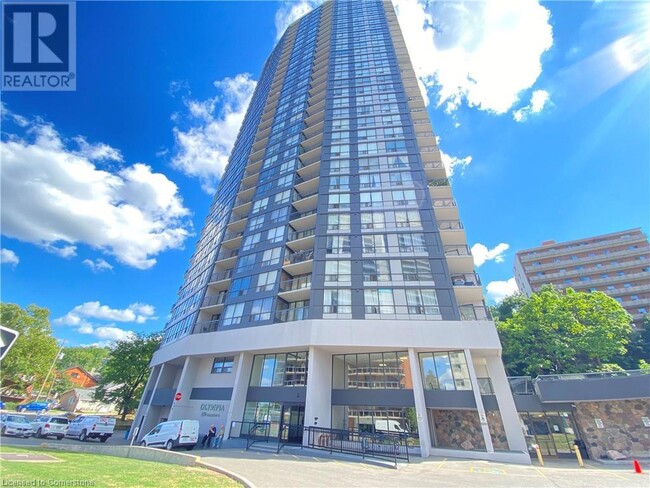 150 Charlton Ave E