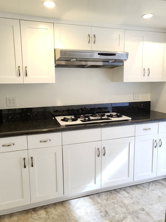 312 S Elm Dr in Beverly Hills, CA - Foto de edificio - Building Photo