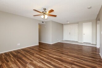 7102 W Palo Verde Ave in Peoria, AZ - Building Photo - Building Photo