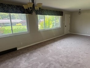 11817 Helta Dr in St. Louis, MO - Building Photo - Building Photo