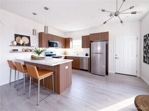 604 N Onyx Ave, Unit 4 in Edinburg, TX - Foto de edificio - Building Photo