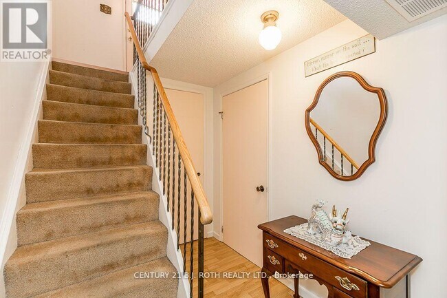 11 Cartwright Dr in Barrie, ON - Building Photo - Building Photo