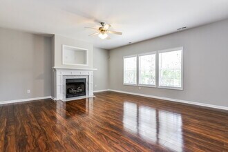 1233 Braemar Highland Dr in Zebulon, NC - Building Photo - Building Photo