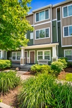 3326 31st Dr in Everett, WA - Foto de edificio - Building Photo