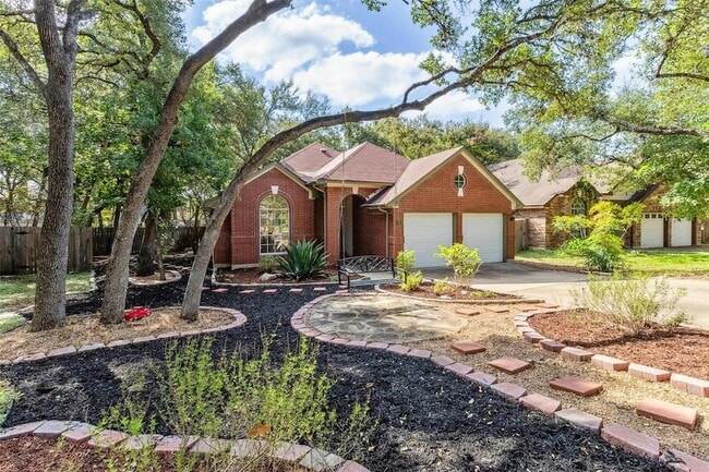 5905 Shanghai Pierce Rd in Austin, TX - Building Photo - Building Photo