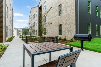 The Finch in Dallas, TX - Building Photo - Building Photo