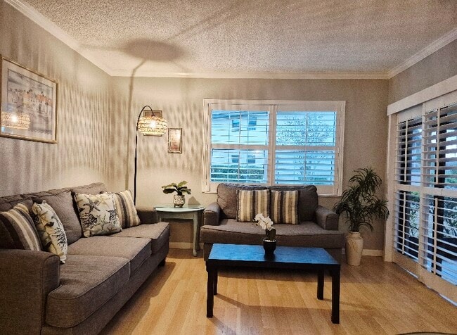 19505 Quesada Ave in Port Charlotte, FL - Foto de edificio - Building Photo