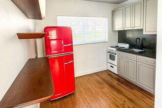 210 Ocean Breeze in Lake Worth Beach, FL - Building Photo - Building Photo