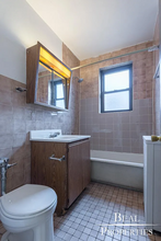 727 W Belmont Ave, Unit 202 in Chicago, IL - Building Photo - Building Photo