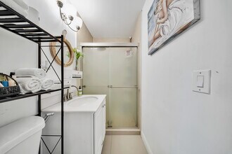 4064 NW 4th Ter in Miami, FL - Building Photo - Building Photo