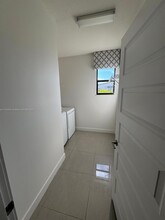 7910 NW 105th Ave in Doral, FL - Building Photo - Building Photo