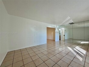 12111 SW 107th St in Miami, FL - Building Photo - Building Photo