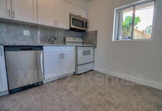 10632 Woods Cir in Bonita Springs, FL - Building Photo - Building Photo