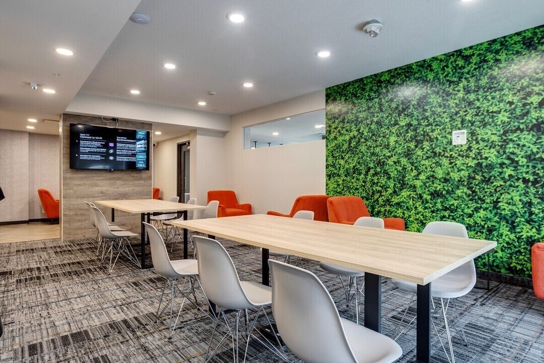 The Edward Block in Edmonton, AB - Building Photo