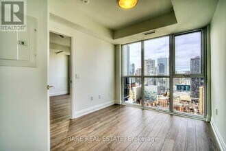 77 Mutual St in Toronto, ON - Building Photo - Building Photo