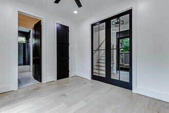 1911 Lauderdale St in Houston, TX - Building Photo - Building Photo