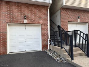 155 Conover Terrace in Lebanon, NJ - Building Photo - Building Photo