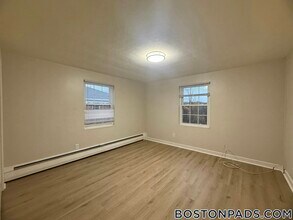 12 Totman Dr in Woburn, MA - Foto de edificio - Building Photo