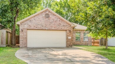 8320 Livingston St in Houston, TX - Building Photo - Building Photo