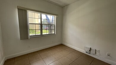 661 Cypress Lake Blvd in Pompano Beach, FL - Building Photo - Building Photo