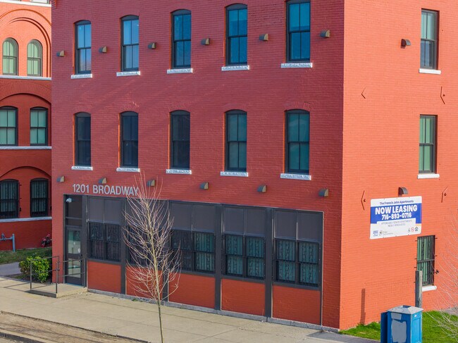 Francis John Apartments in Buffalo, NY - Foto de edificio - Building Photo