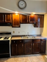 8360 S Mackinaw Ave in Chicago, IL - Building Photo - Building Photo