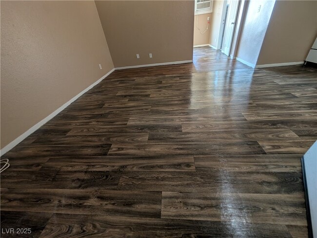 property at 305 N 10th St