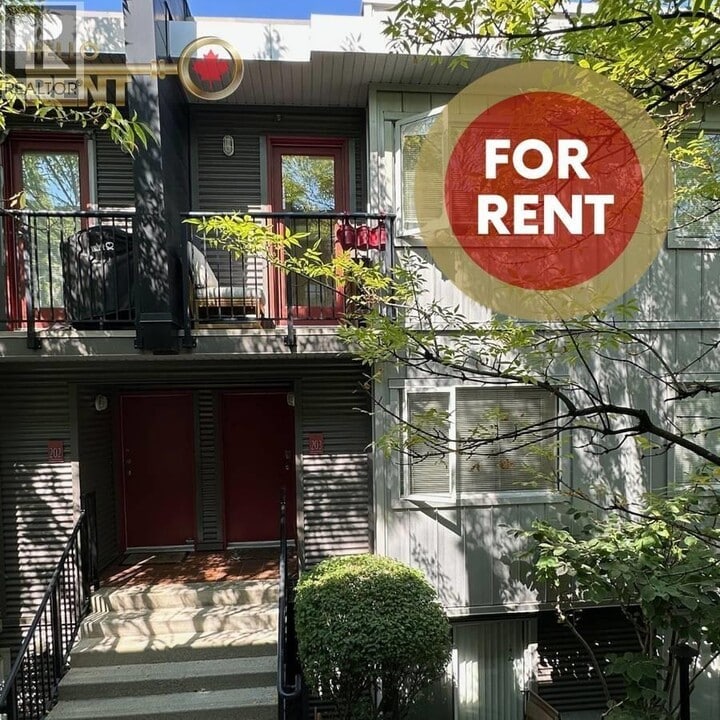 668 W 6th Ave in Vancouver, BC - Building Photo