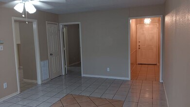 6630 W Fuqua St in Missouri City, TX - Building Photo - Building Photo