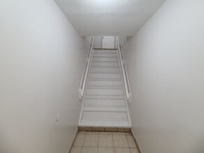 1706 E Sitka St in Tampa, FL - Building Photo - Building Photo