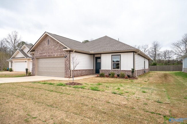 14653 Mountain Strm Dr in Athens, AL - Building Photo - Building Photo