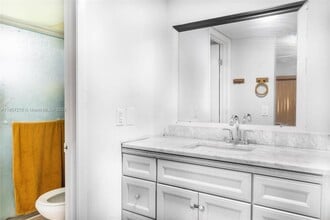 20300 NE 3rd Ct in North Miami Beach, FL - Building Photo - Building Photo