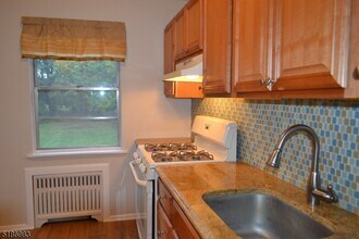 805 Mountain Ave in Springfield, NJ - Building Photo - Building Photo