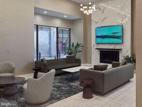 130 S Juniper St in Philadelphia, PA - Building Photo - Building Photo