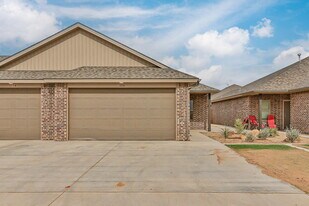 1136 N 7th St in Wolfforth, TX - Building Photo